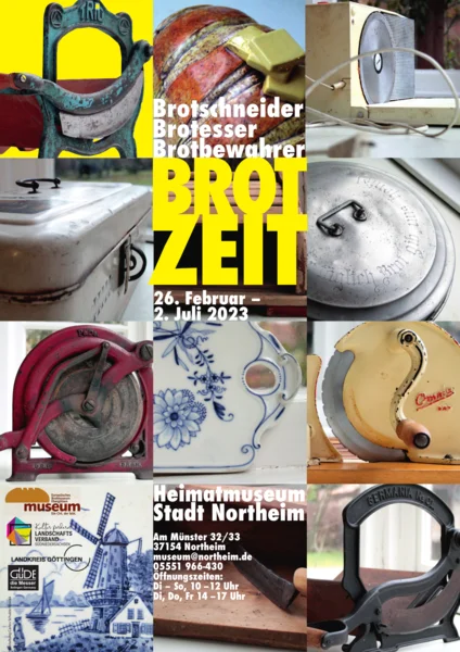 Plakat der Ausstellung Brotzeit - im Hintergrund sind Brotschneider und andere Gegenstände zu sehen
