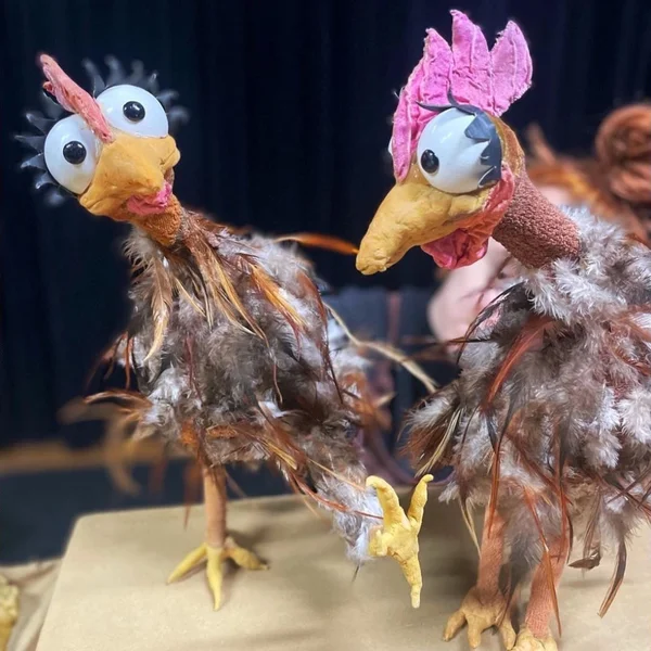 Zwei Hühner aus "Der Karneval der Tiere"