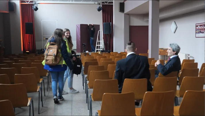 Treffen des Filmteams mit dem Duo Mimikry