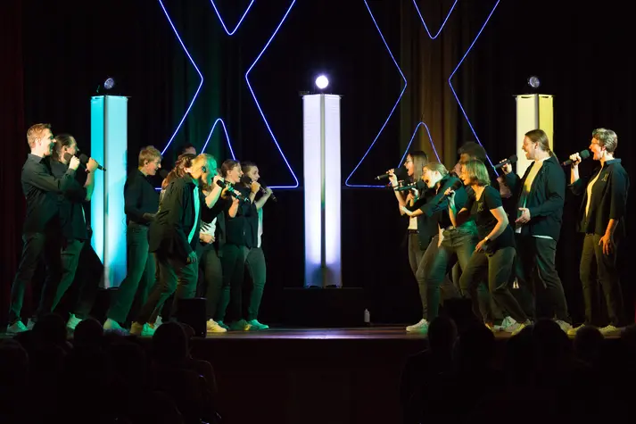 „dasXperiment“ ist ein Crossover aus Chor und Vocal-Band.