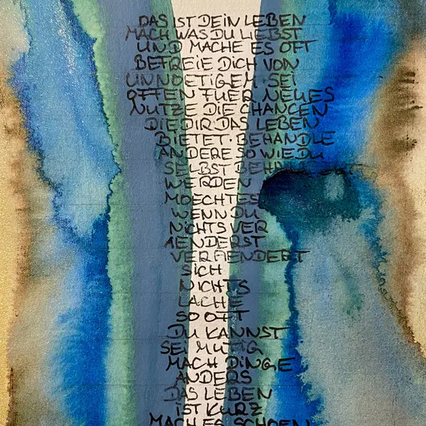 Text auf blaugoldenem Hintergrund