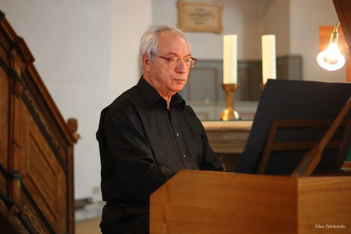 Ser Pianist