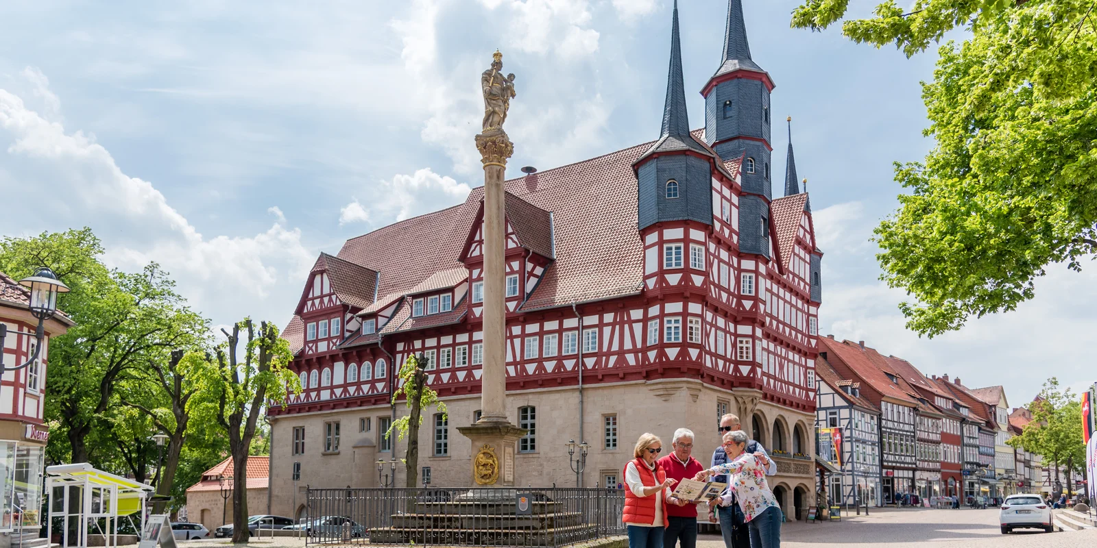 Das historische Rathaus in Duderstadt mit Gästeinformation