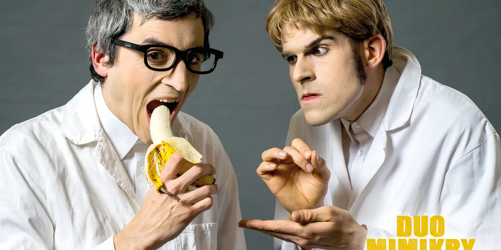 Duo Mimikry essen Banane und Keks
