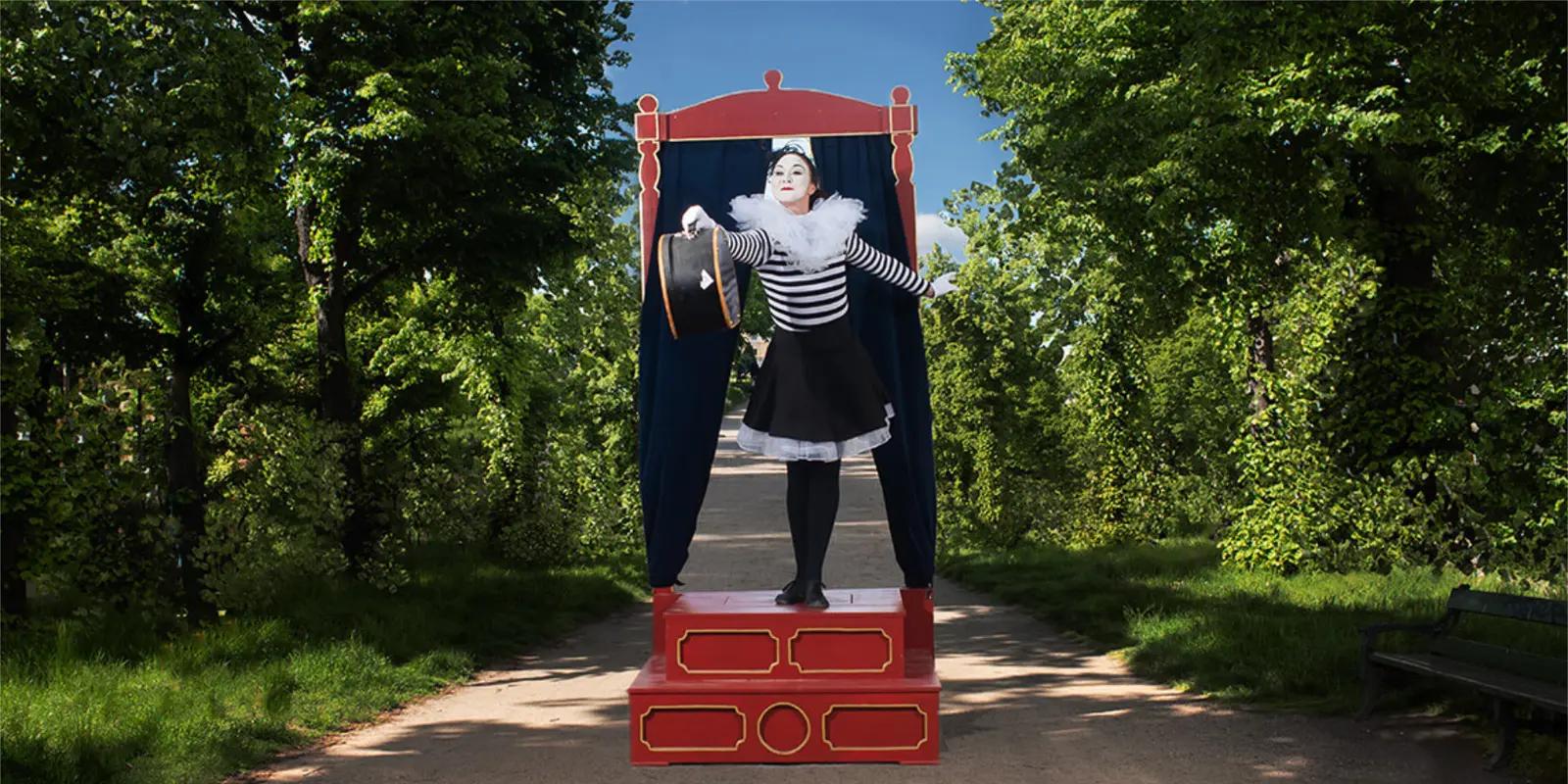 Pierrette im Cirque Lunair