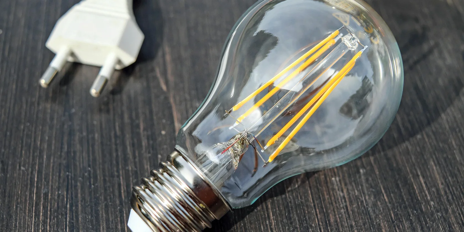 LED und Stecker