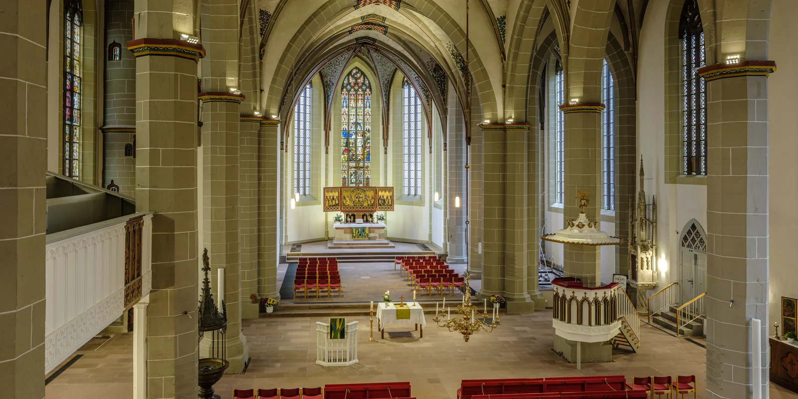 Innenaufnahme St. Sixti Kirche Blick auf den Altar