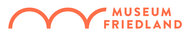 oranges Logo des Museums Friedland