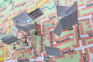 Landkarte mit einem Teil der Orte, die im Rahmen der Eröffnungsveranstaltung gesammelt wurden.