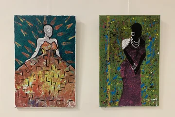 zwei Bilder der Ausstellung vom Frauenhaus