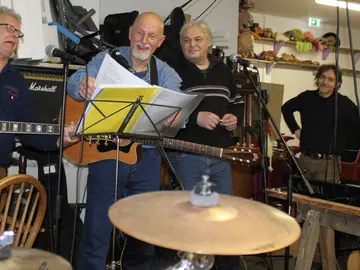 Der Musikerstammtisch probt im Theater der Nacht