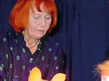 Zwei Puppenspielerinnen