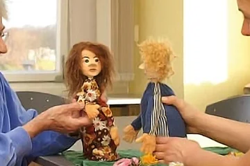 Dialog zwischen Generationen mittels Puppen