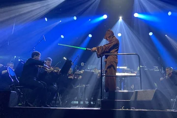 Kyiv Camerata & National Presidential Orchestra mit Dirigent Robert Emery als Obi-Wan Kenobi