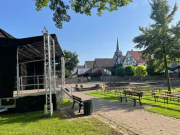 Bühne im Rathauspark Bodenwerder