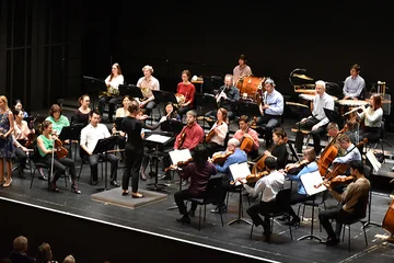 Das Göttinger Symphonieorchester unter der Leitung von Alena Hron