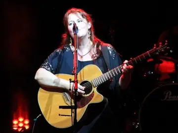 Anja Hampe live