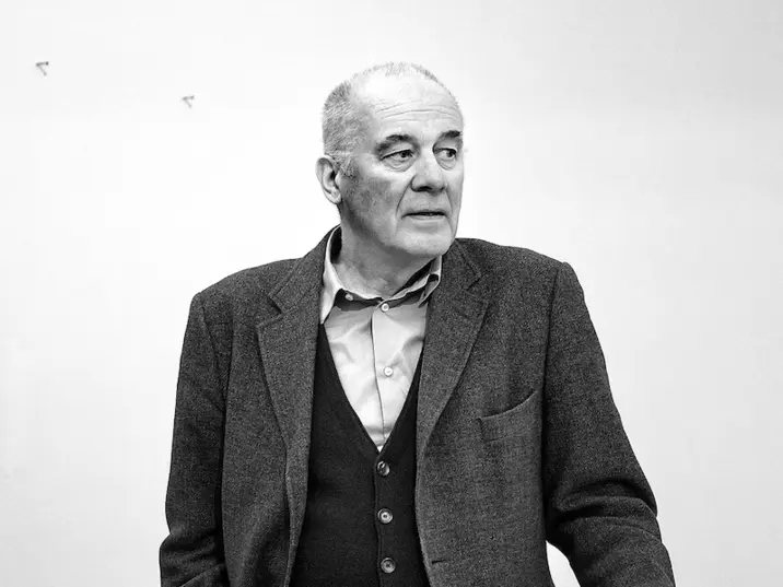 Schwarz weiß Portrait eines Mannes im Anzug