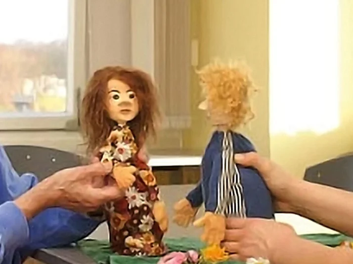 Dialog zwischen Generationen mittels Puppen