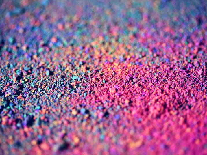 Bunte Farbpartikel