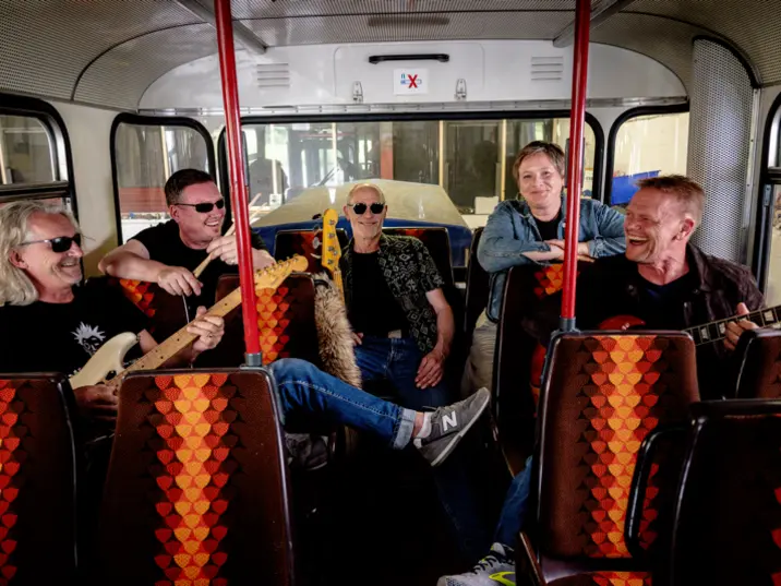 Band im Tourbus